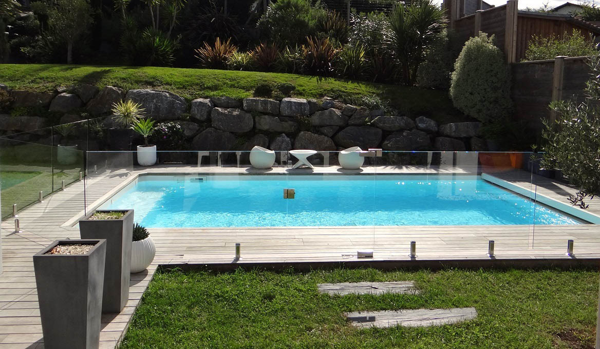 img/contenu/particuliers/sliders/clotures_piscines/Barriere_de_piscine_en_verre_Bayonne_1.jpg