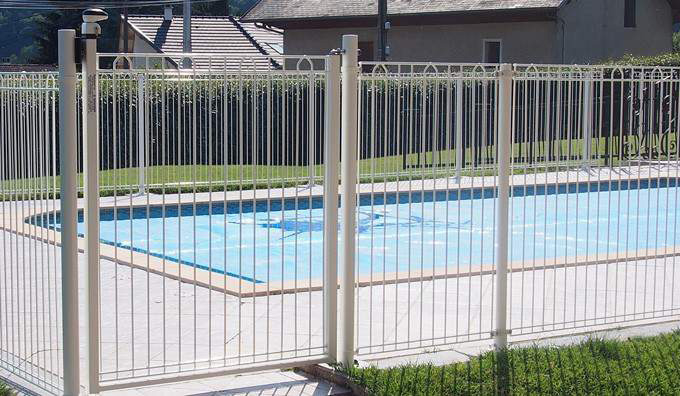 img/contenu/particuliers/sliders/clotures_piscines/clotures-pour-piscine-et-barrieres-de-securite.jpg